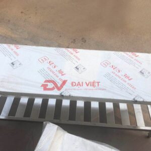 bàn bếp inox 2 tầng 180x26x80cm Chất liệu inox 304 nguyên chất, không hút nam châm