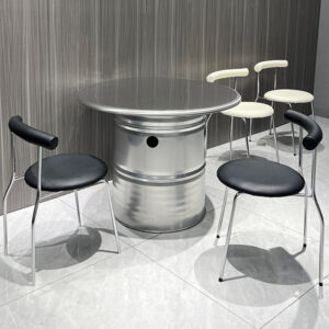 bàn inox tròn 150x75cm có mặt bàn được chấn dập bằng máy chấn CNC thủy lực, đường nét sắc sảo, chắc chắn