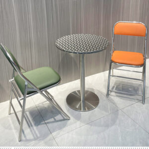 bàn inox tròn xước 60x74cm có các mối hàn được thực hiện bằng công nghệ hàn TIG có khí Ar bảo vệ chống oxi hóa