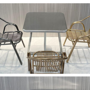 bàn inox vuông 3 chân 80x80x75cm với các mối hàn được thực hiện bằng công nghệ hàn TIG có khí Ar bảo vệ chống oxi hóa