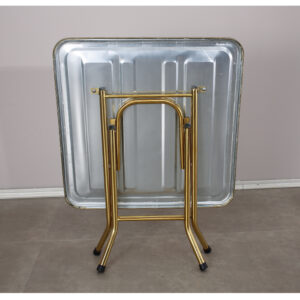 bàn inox vuông mạ vàng với khung bằng inox 304 được gia cố thêm các thanh tăng cứng