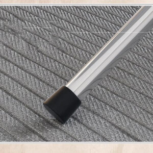 bàn inox vuông xếp gọn có vân 90x90x75cm với mặt bàn được chấn dập bằng máy chấn CNC thủy lực, đường nét sắc sảo, chắc chắn