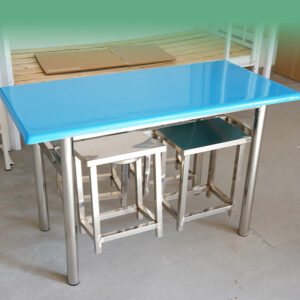 bộ bàn ăn inox 4 ghế 120x60x75cm với chân ghế được bọc lớp cao su chống trượt