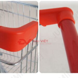 với tay đẩy và các cạnh được bọc nhựa