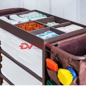 với tầng trên cùng là khay đựng đồ với nhiều ngăn nhỏ