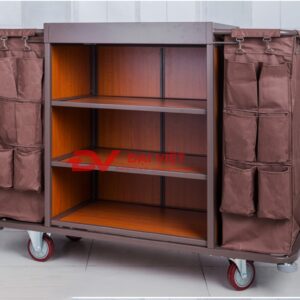 xe dọn phòng khách sạn 1380x460x1200mm với 3 ngăn tủ rộng để xếp đồ sạch như vỏ chăn, vỏ gối, ga, khăn tắm