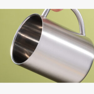 ca inox không nắp 8x9.7cm Độ bền cao, không gỉ sét, miệng ca inox này được bo tròn tạo thẩm mỹ và an toàn