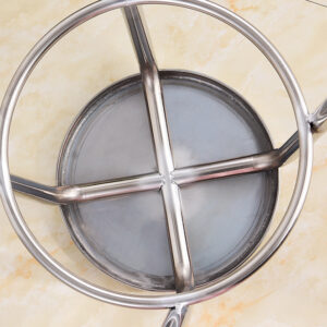 ghế đôn inox 29x55cm Sử dụng máy chấn CNC giúp các mép gấp an toàn, bền bỉ và đẹp mắt.