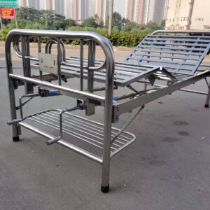 giường bệnh nhân inox 2 tay quay có bô vệ sinh 1900x550x500mm chân giường ống inox đường kính 32 mm