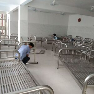 giường inox đơn chân đế cao su chống trượt