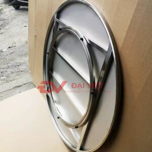 mặt bàn inox tròn 100cm Sử dụng máy chấn CNC giúp các mép gấp an toàn, bền bỉ và đẹp mắt.