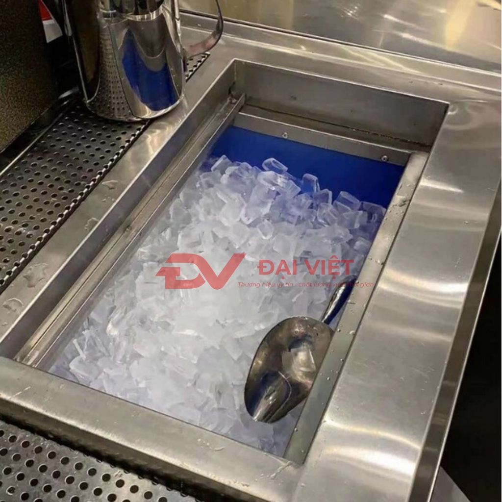 Thùng đá inox âm bàn được tích hợp bên trong quầy pha chế