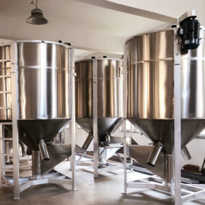 bồn khuấy trộn hạt nhựa đứng 1450x1550x2700mm 02