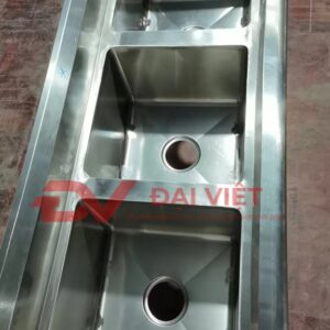 bồn rửa tay inox công nghiệp 3 hố 1800x500x800mm 4
