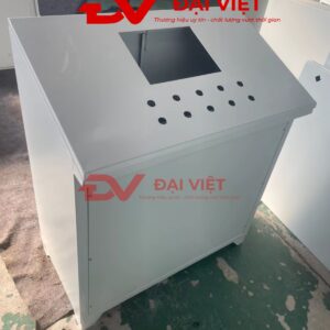 vỏ tủ điện bàn điều khiển cửa đôi 1000x1350x450mm mặt tủ được khoét lổ lớn để lắp bảng điều khiển
