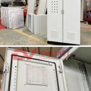 vỏ tủ điện điều khiển 1000x2000x600mm cửa tủ được khoét lổ thoát khí và gắn đèn báo