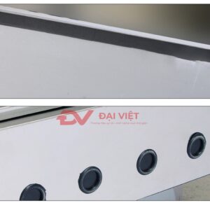 vỏ tủ điện inox ngoài trời 1 lớp cửa 500x400x200mm với các lổ được dập ở mặt đáy để đi dây điện