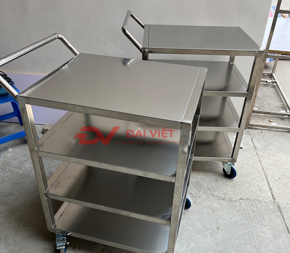 xe đẩy làm từ inox bền bỉ được sử dụng với nhiều mục đích khác nhau