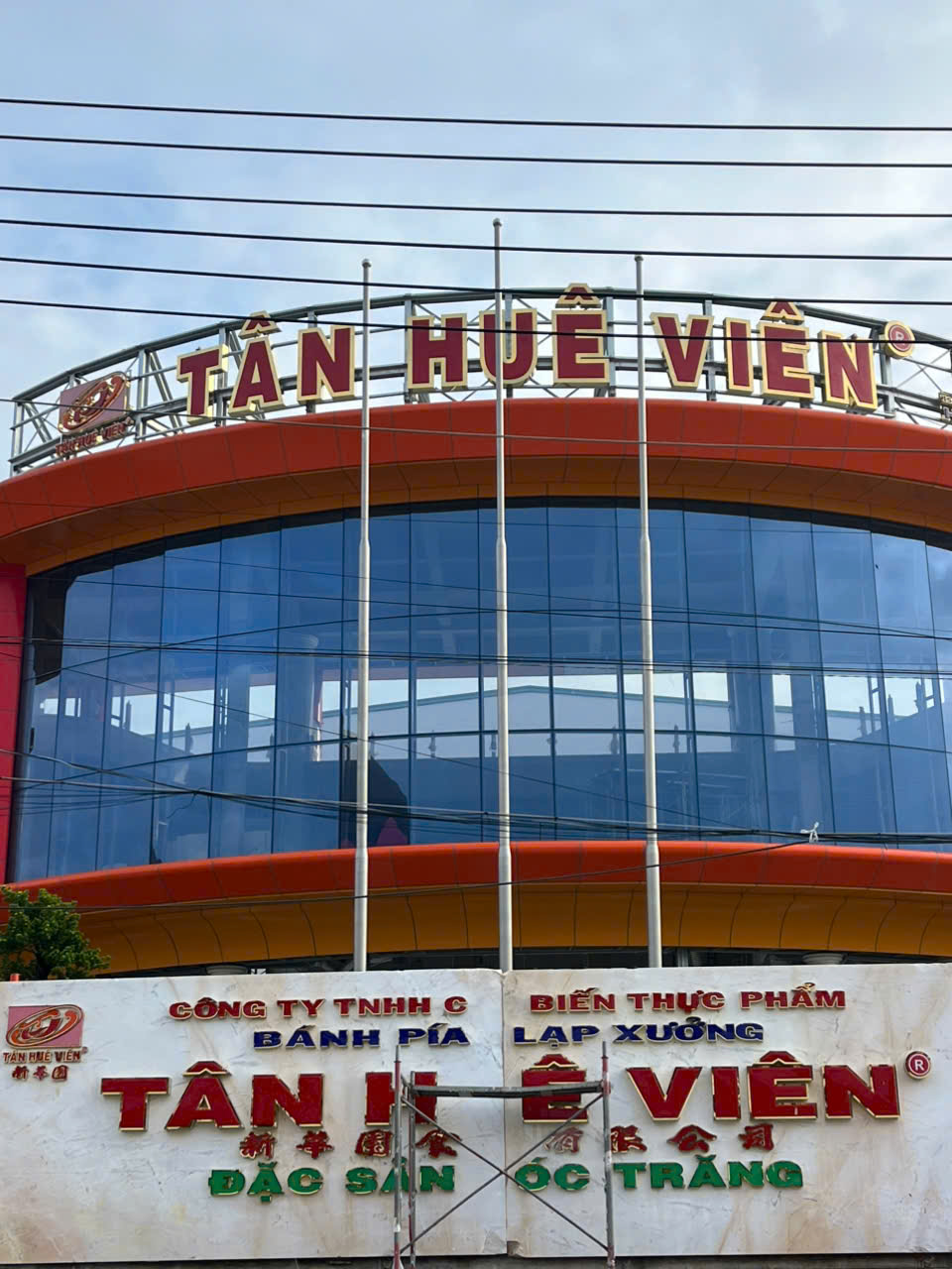 Thi công cột cờ inox công ty Tân Huê Viên