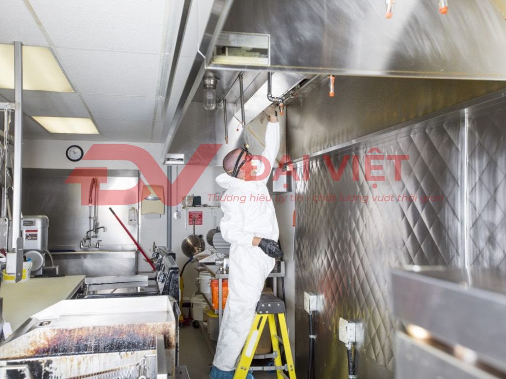 Hướng Dẫn Chi Tiết Cách Vệ Sinh Bếp Công Nghiệp Đúng Chuẩn Nhà Hàng