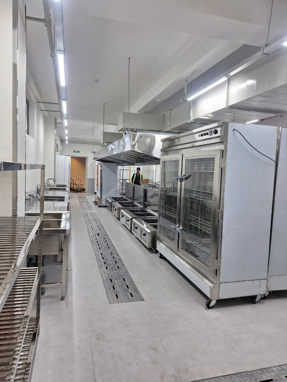 Kinh nghiệm mua thiết bị bếp công nghiệp thanh lý cho nhà hàng nhỏ Kinh nghiệm mua thiết bị bếp công nghiệp thanh lý cho nhà hàng nhỏ
