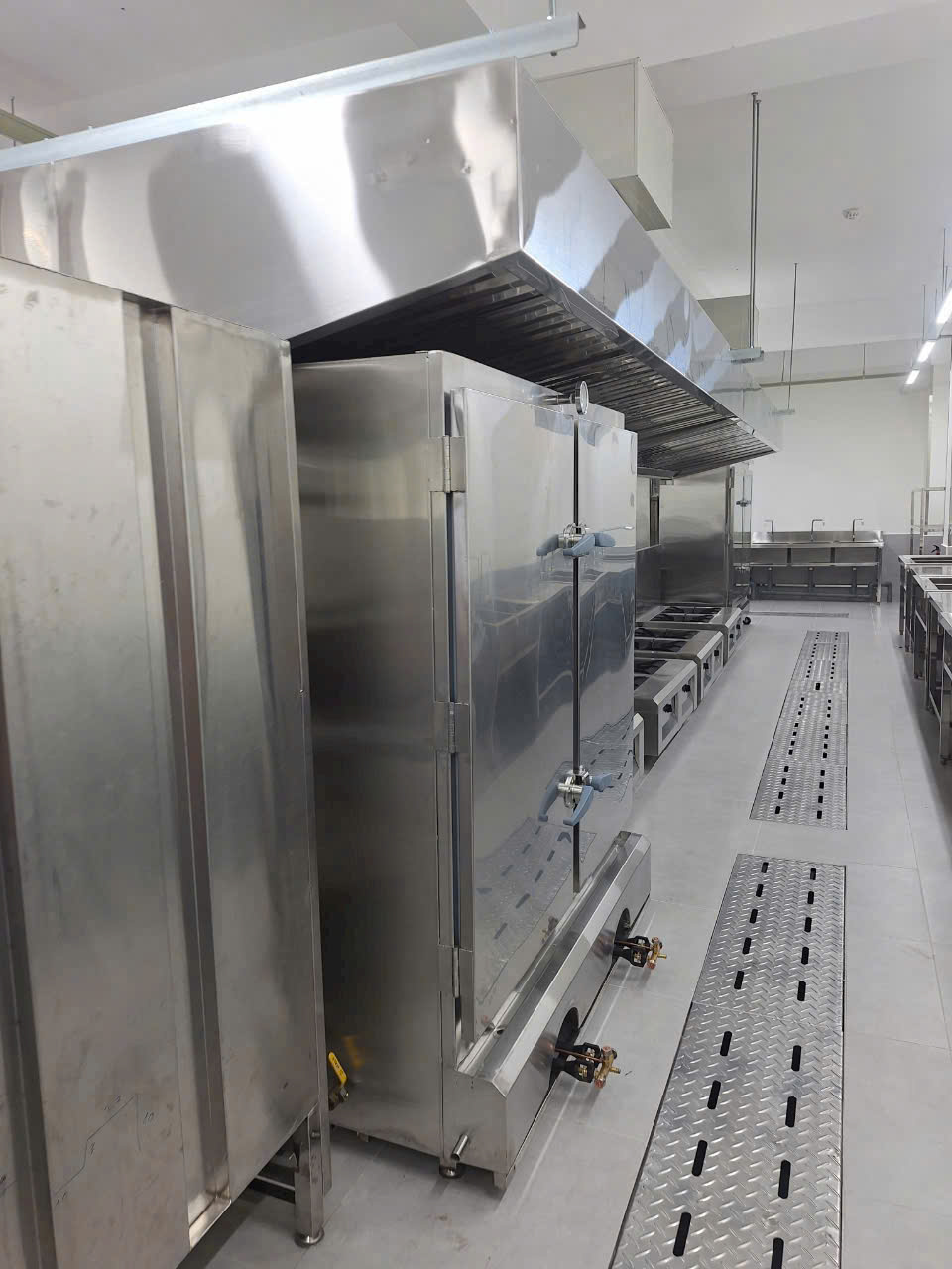 Vì sao nên chọn thiết bị bếp công nghiệp inox Vì sao nên chọn thiết bị bếp công nghiệp inox