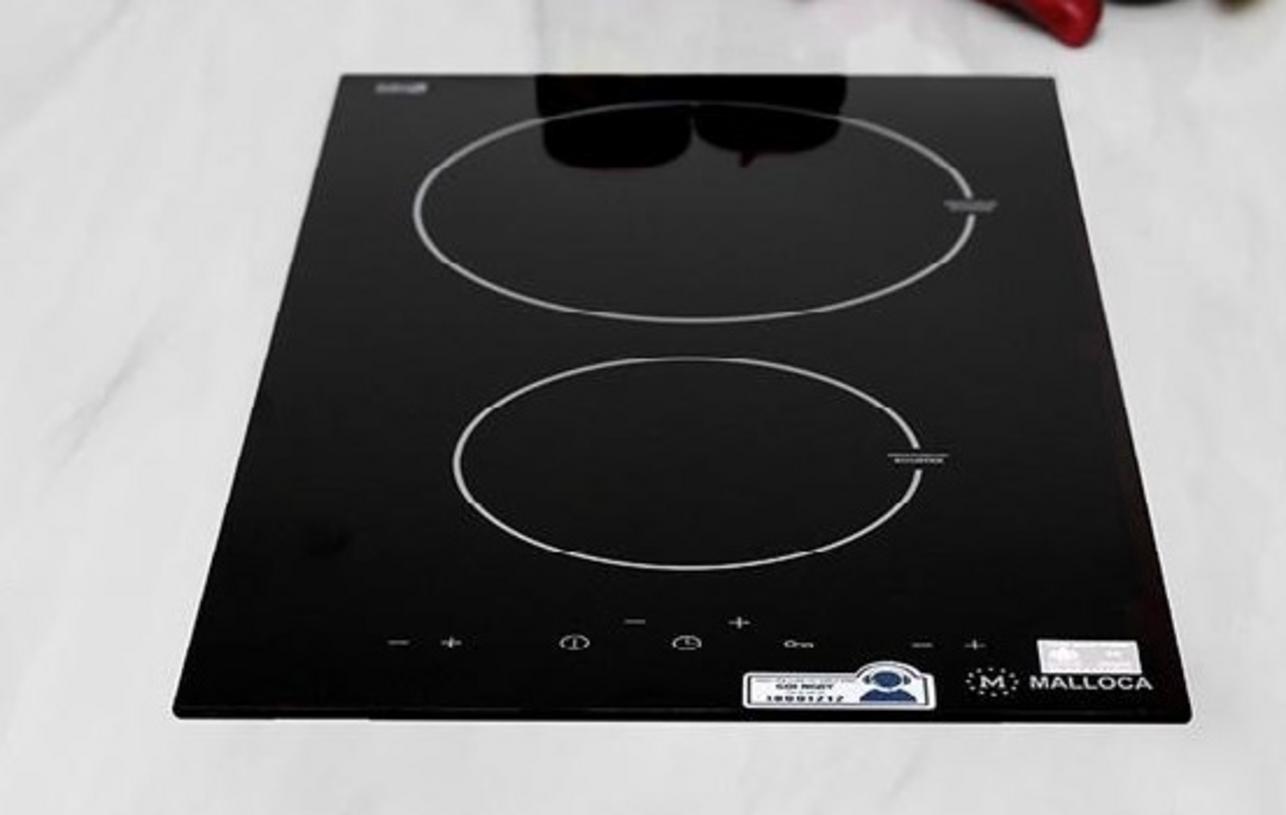 3.2 Mặt kính Eurokera bền bỉ, dễ vệ sinh