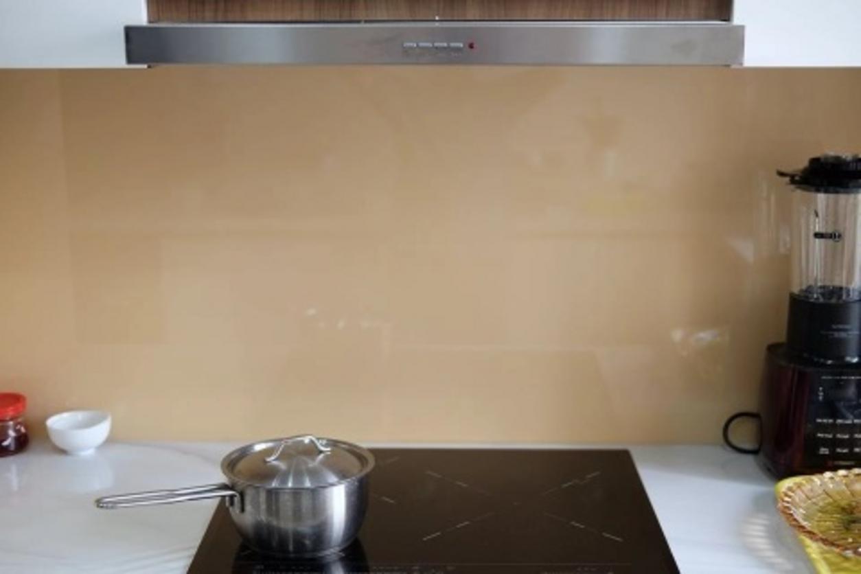 Thiết kế sang trọng với mặt kính EuroKera chịu lực