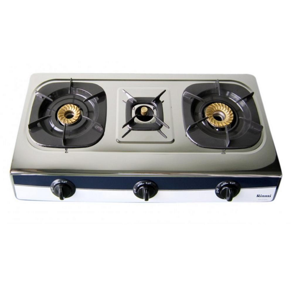 Bếp Gas dương RINNAI RV-573(S) trong không gian bếp gia đình ba bếp nấu sáng bóng thiết kế hiện đại và bền bỉ hình ảnh rõ nét
