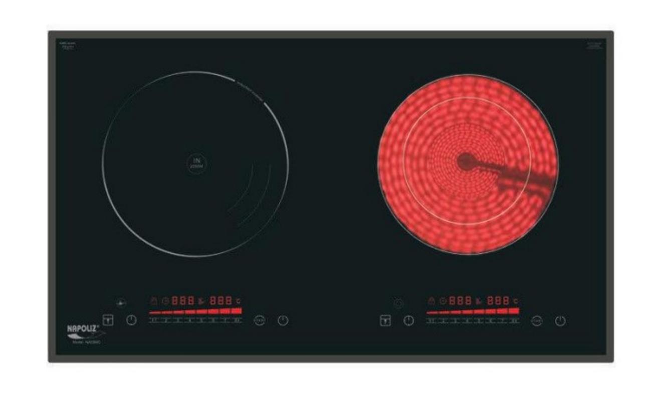 Bếp hỗn hợp điện từ Napoliz NA599IC trên mặt bếp hiện đại trong một căn bếp gia đình Việt Nam