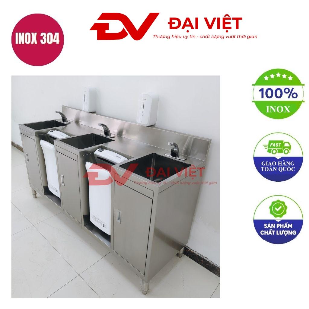 Bồn rửa dụng cụ y tế 3 ngăn inox 304 với thiết kế ba ngăn và vòi nước khoa học trong môi trường bệnh viện