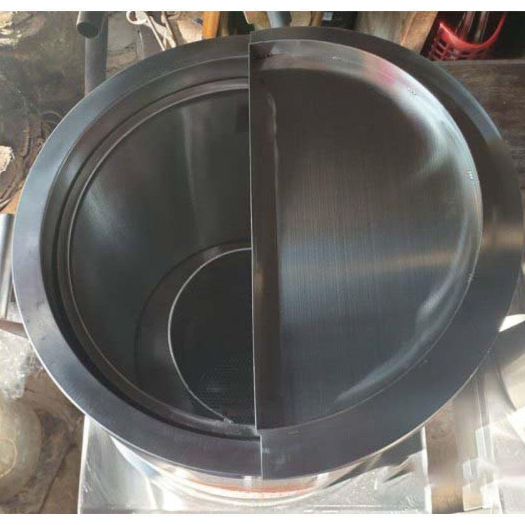 Các chi tiết phụ kiện inox cao cấp của nồi nấu phở điện 80 lít được sắp xếp đẹp mắt