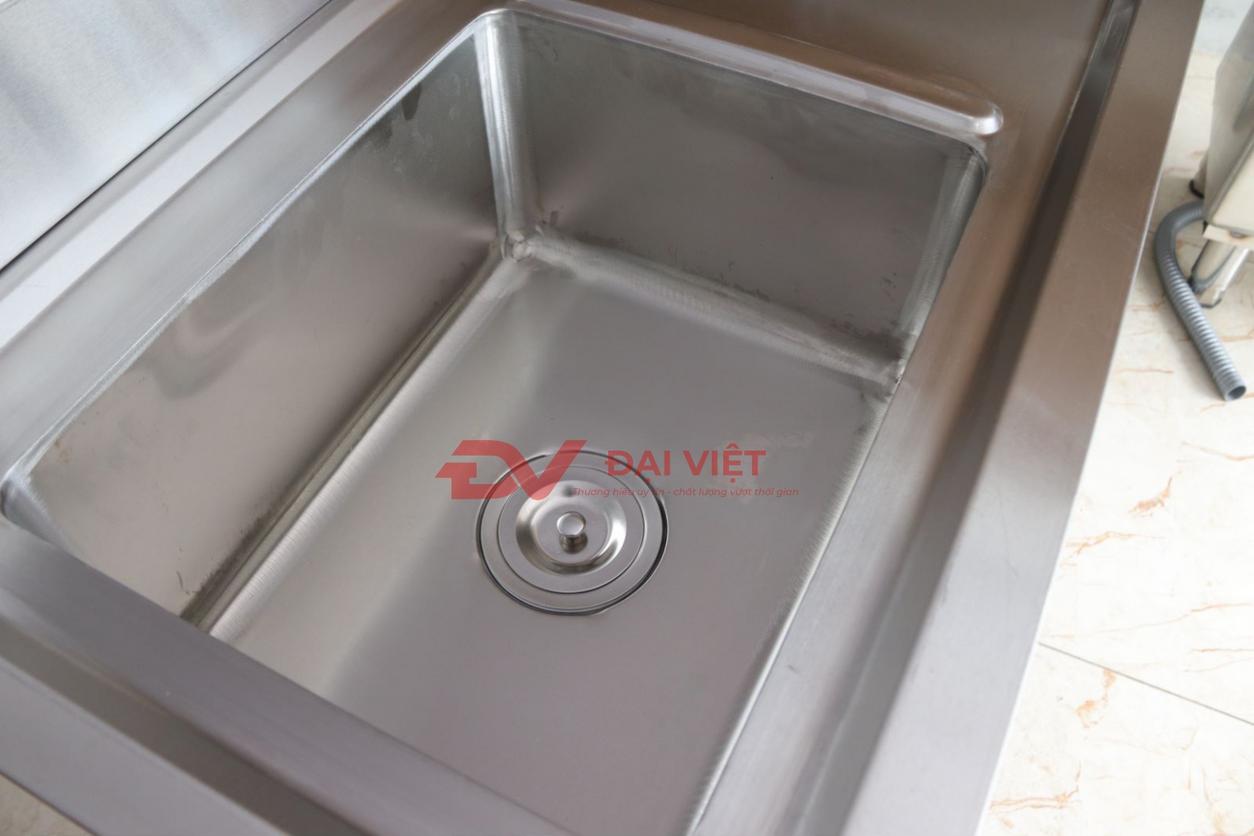 Chứng nhận ISO 9001:2015 và biểu tượng bảo hành 12 tháng