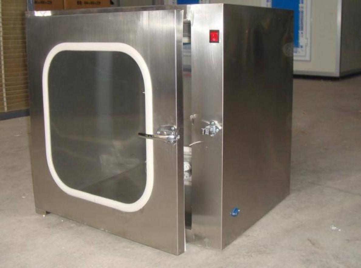 Comparison table between Pass box models highlighting materials lock type UV sterilization size and warranty