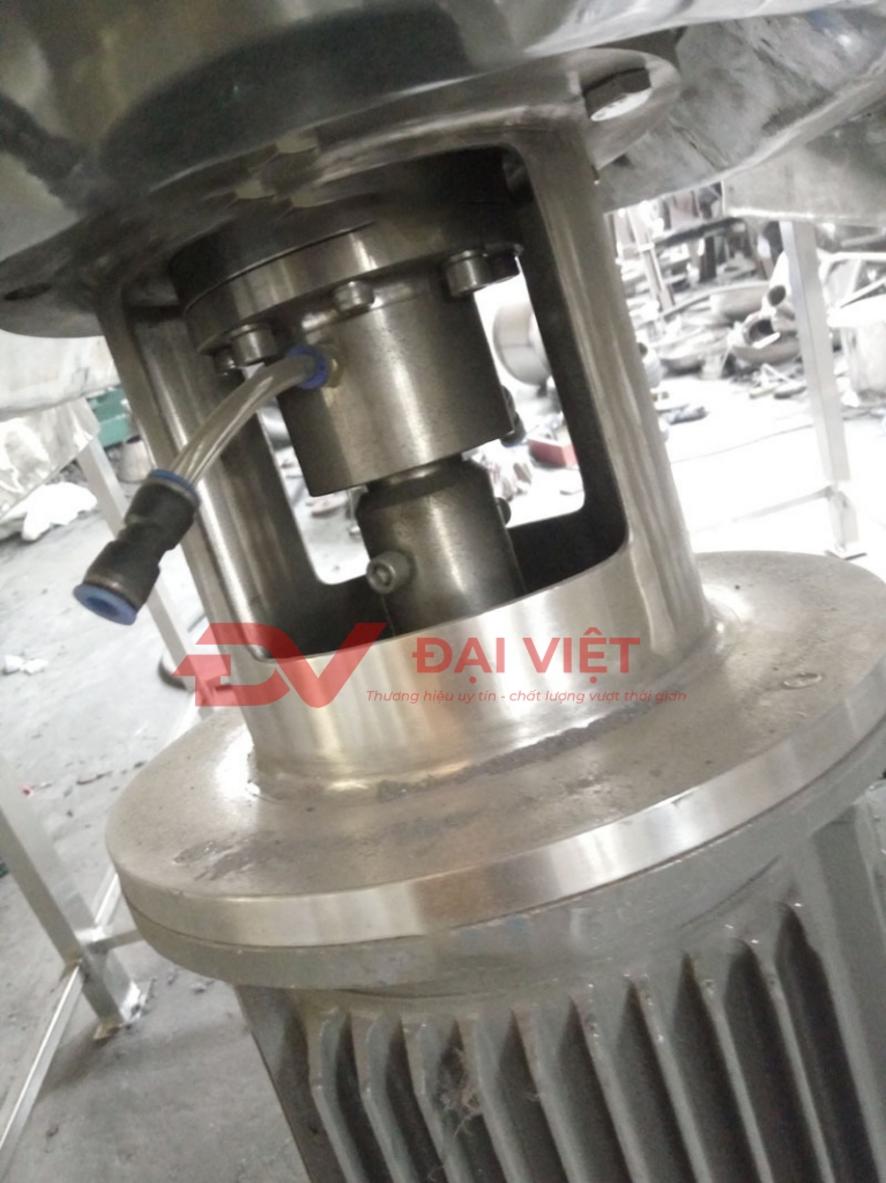 Hệ thống cánh khuấy đảo chiều và bảng điều khiển từ điện rời của bồn khuấy inox 2000 lít