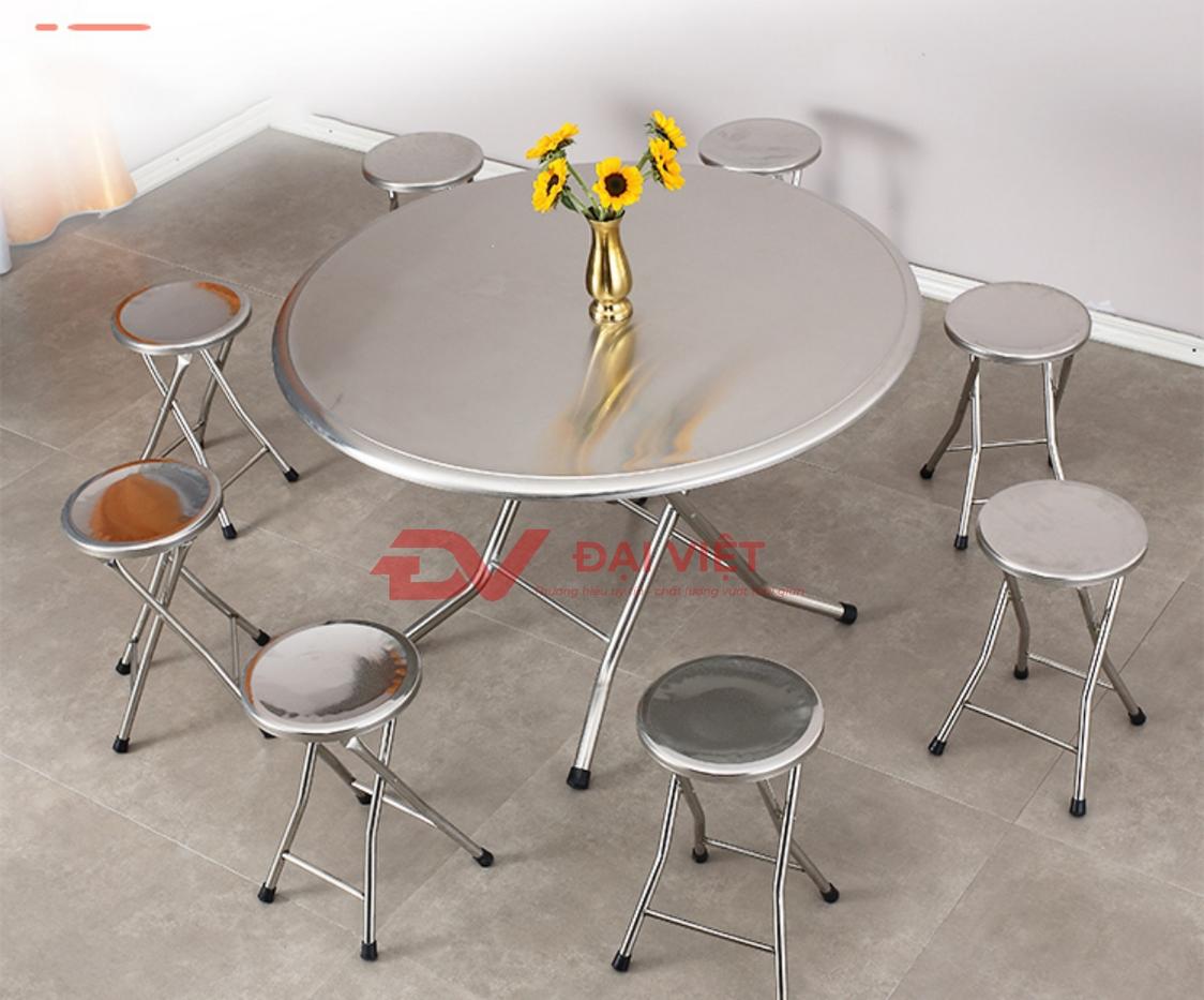 Hình ảnh chi tiết chân bàn inox 304 với các mối hàn TIG sắc nét và bóng mịn