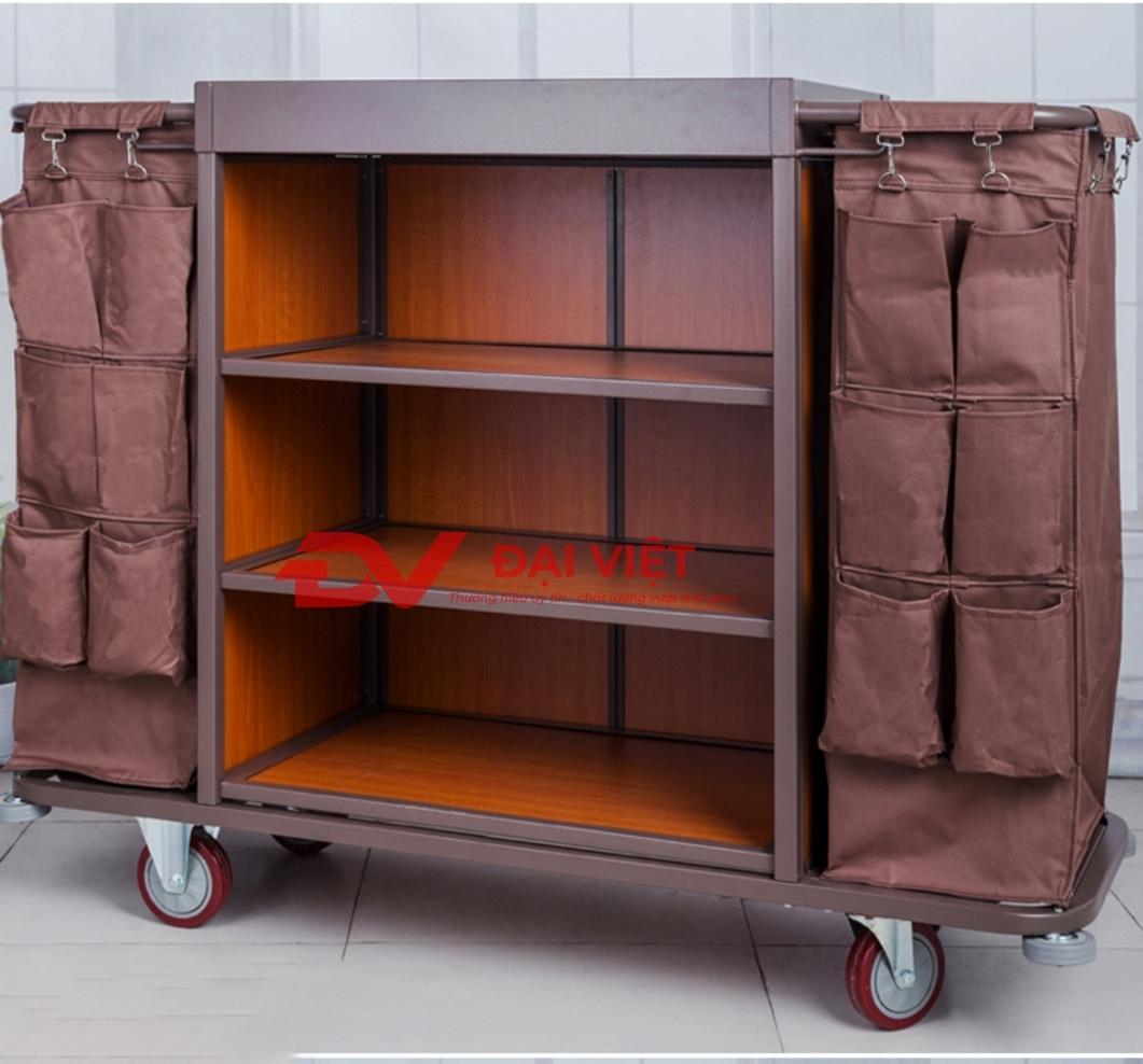 Túi bạt chống thấm trên xe dọn buồng khách sạn