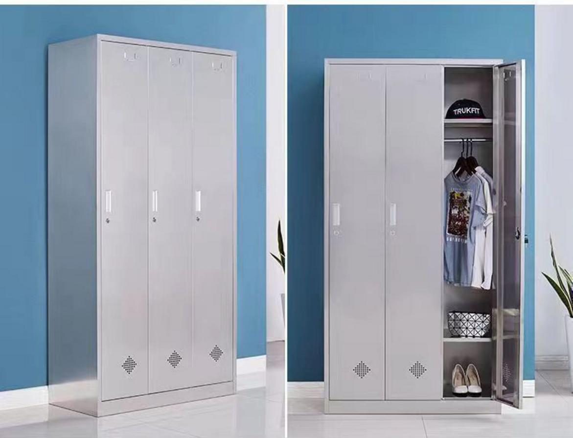 Chi tiết kích thước và vật liệu inox 304 của tủ quần áo 3 cửa