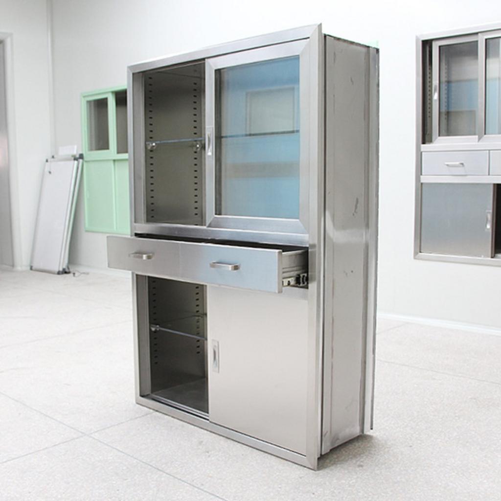 Hình ảnh minh họa cách vệ sinh và bảo dưỡng tủ thuốc y tế inox