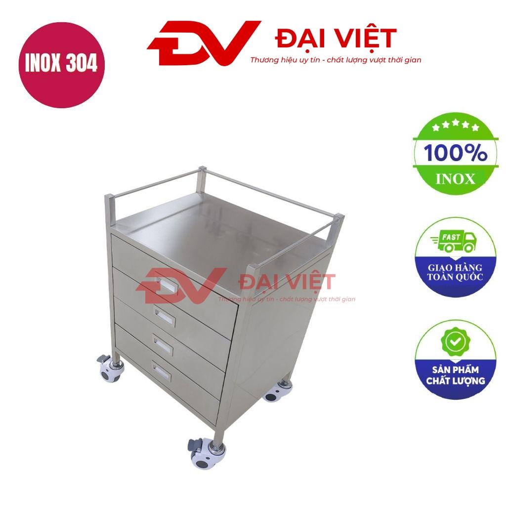 Xe đẩy dụng cụ y tế inox 4 ngăn kéo trong phòng khám hiện đại