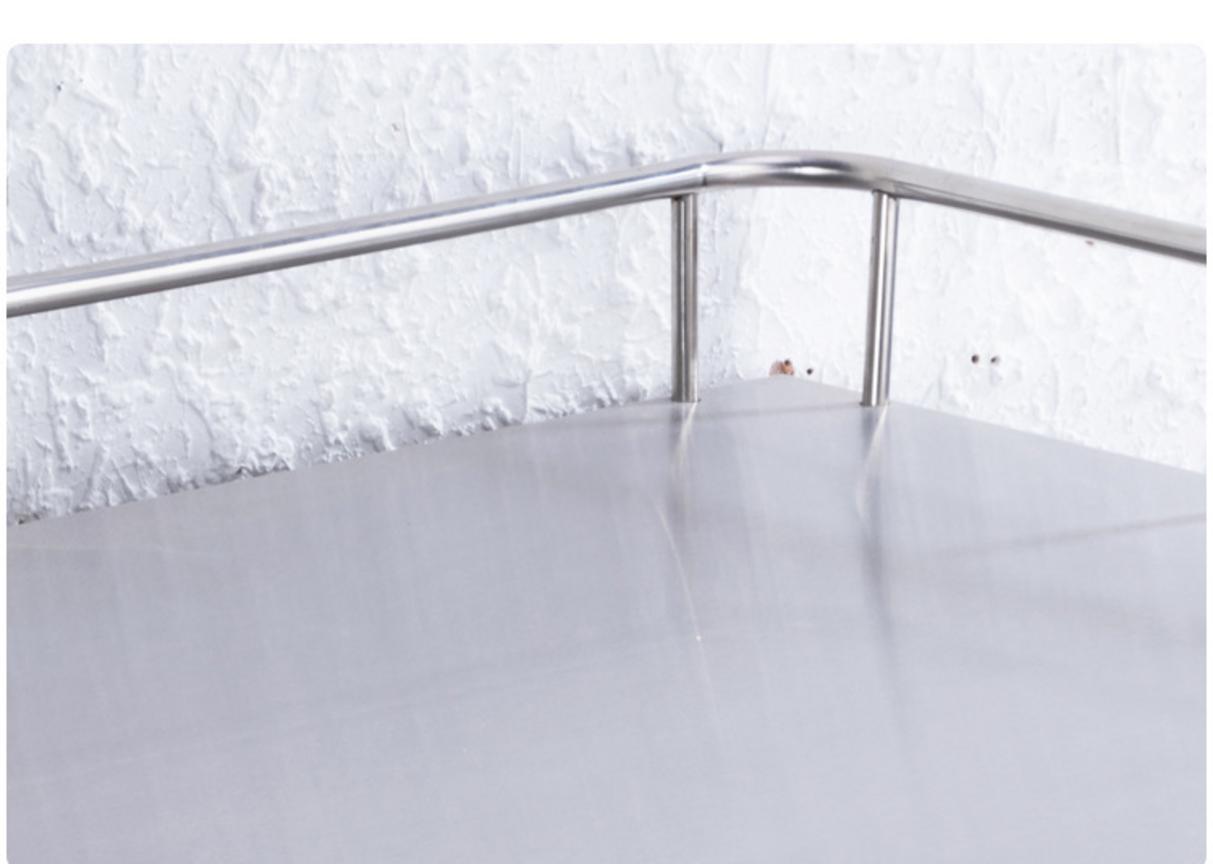 Bánh xe linh hoạt của xe đẩy thuốc inox 1 cửa 2 ngăn kéo
