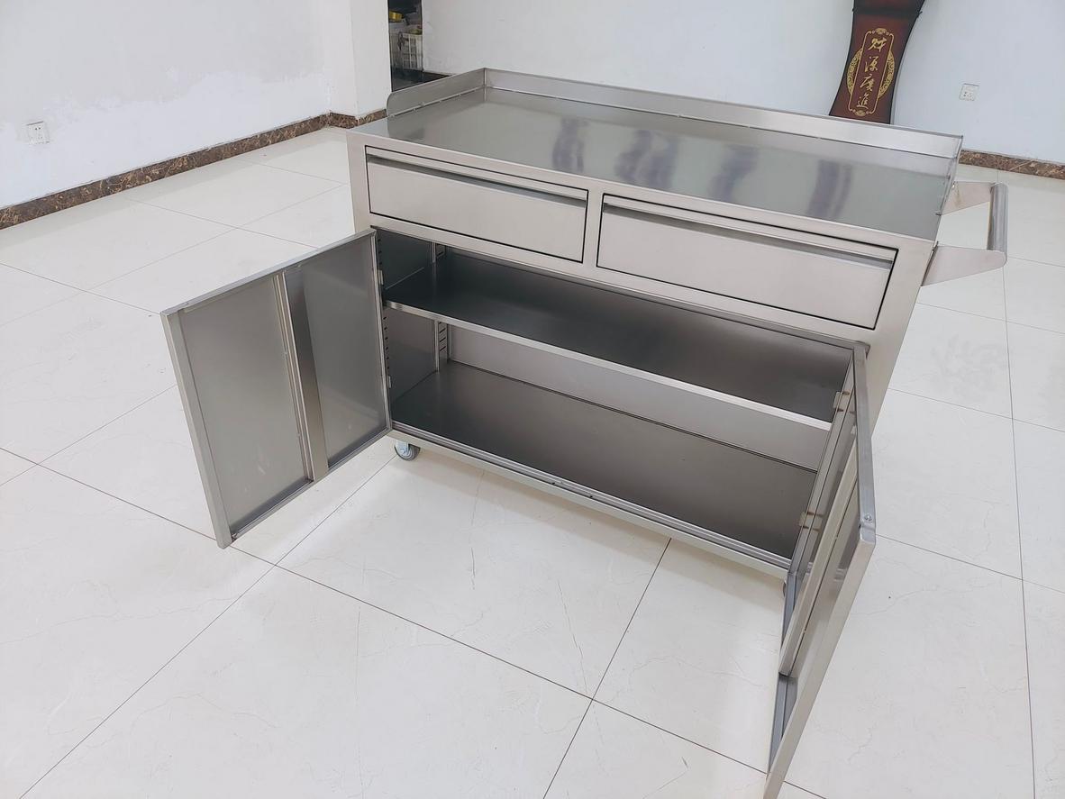 Hướng dẫn vệ sinh và bảo trì tủ inox y tế