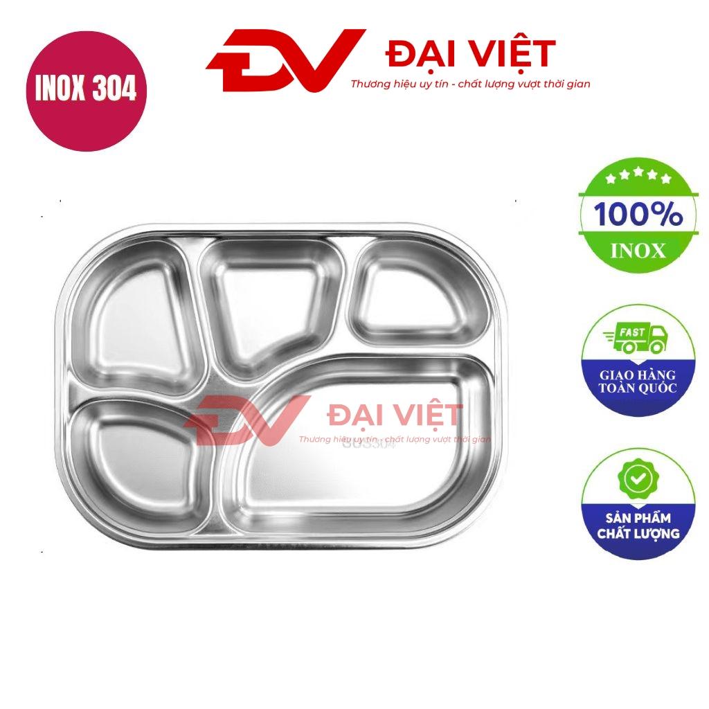 Khay cơm inox 5 ngăn 31x25x2.1cm trên bàn bếp