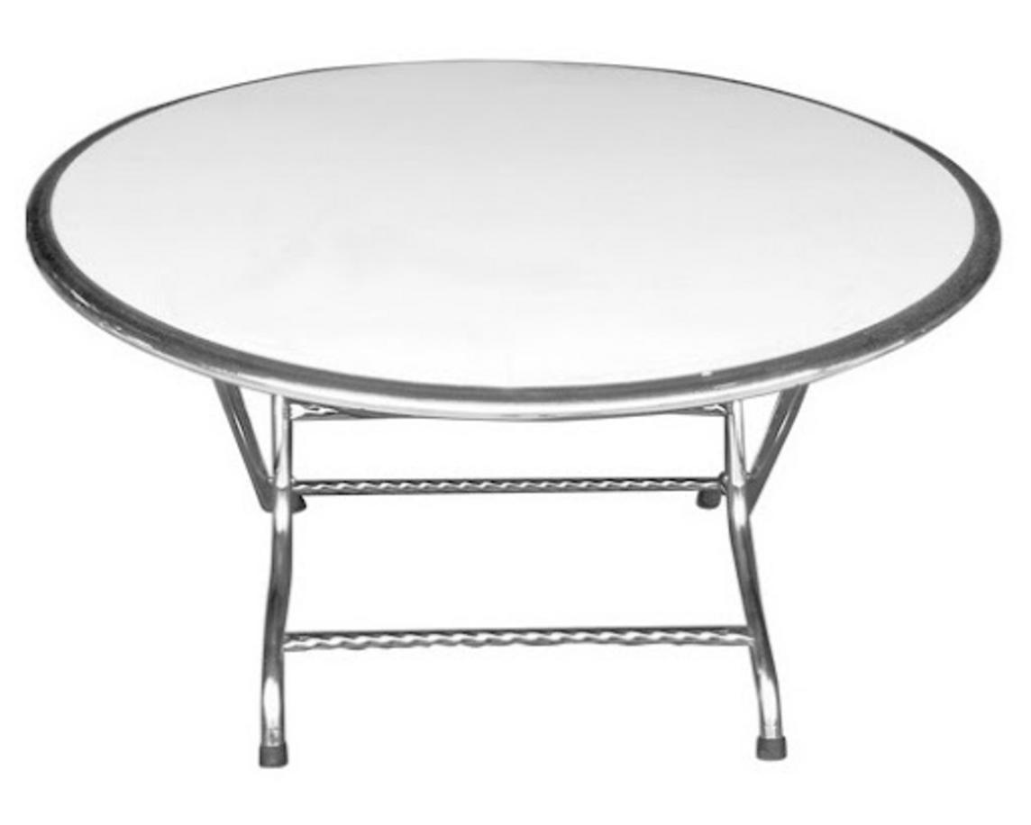 Người lau chùi bàn inox bền đẹp trong nhà hàng