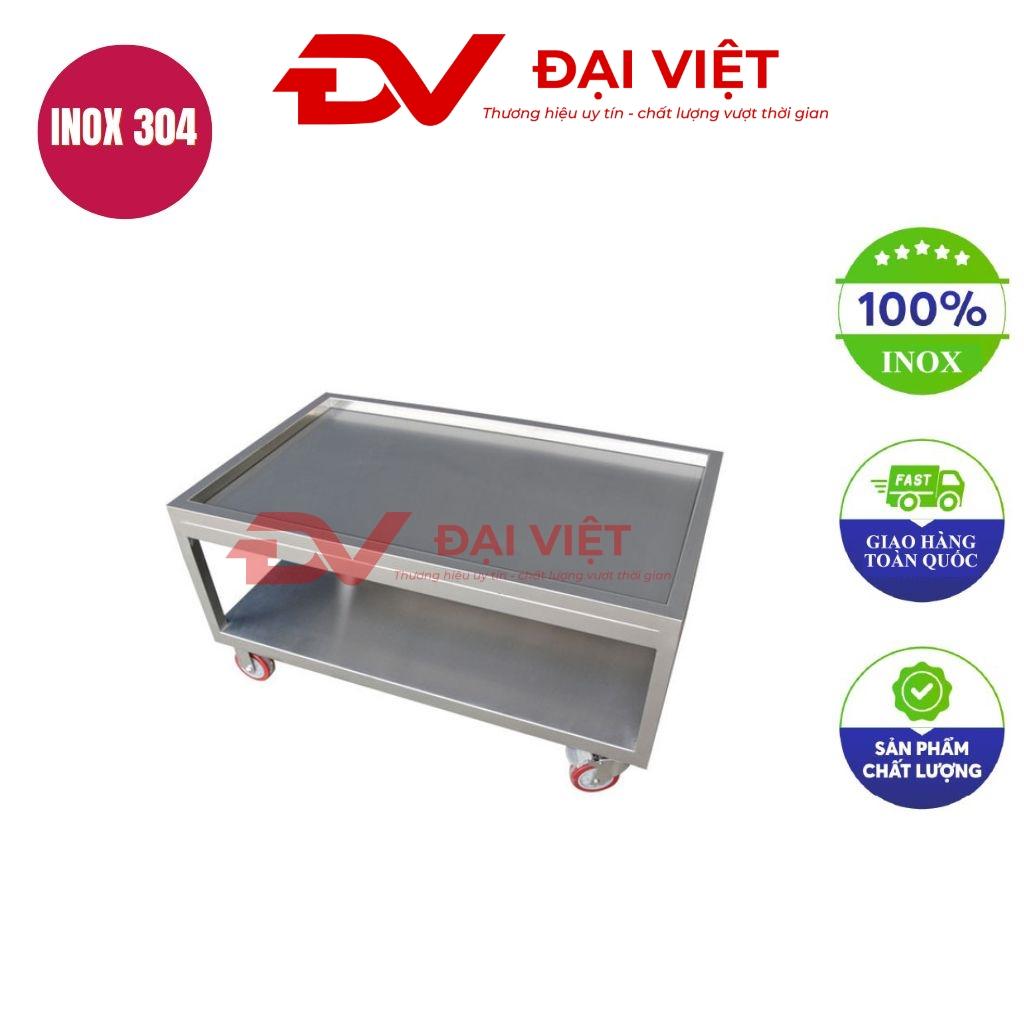Xe đẩy inox 2 tầng 400x600x400mm với hai tầng rộng rãi và bánh xe di chuyển linh hoạt trong môi trường công nghiệp