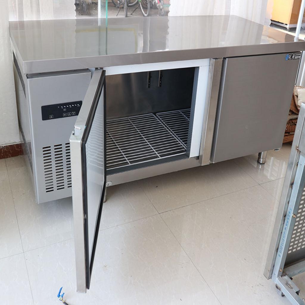 Cánh kính cho trưng bày và combo tiết kiệm không gian.