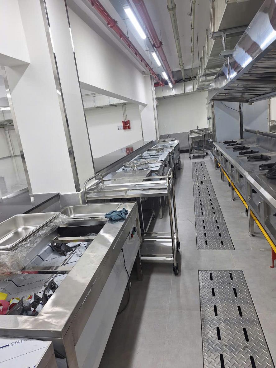 Quy trình chấn dập CNC và hàn TIG dùng Argon tại xưởng.