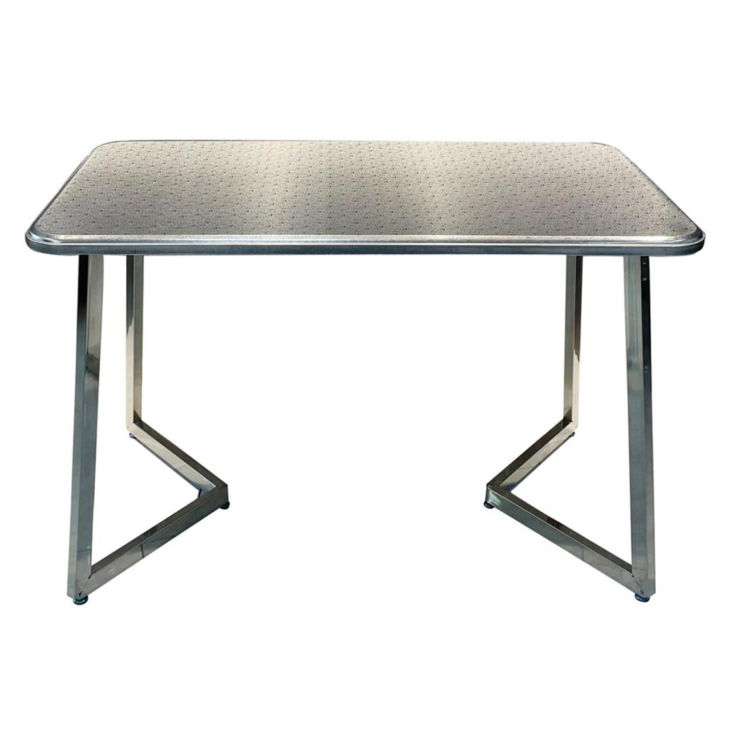 Case study: lắp đặt bộ bàn ghế inox cho nhà hàng khách sạn, trước và sau khi hoàn thiện