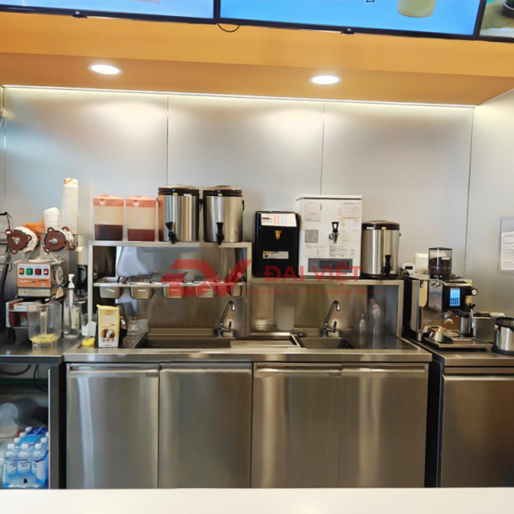 Mẫu quầy pha chế inox 304 thiết kế tối ưu cho quán cà phê hiện đại.