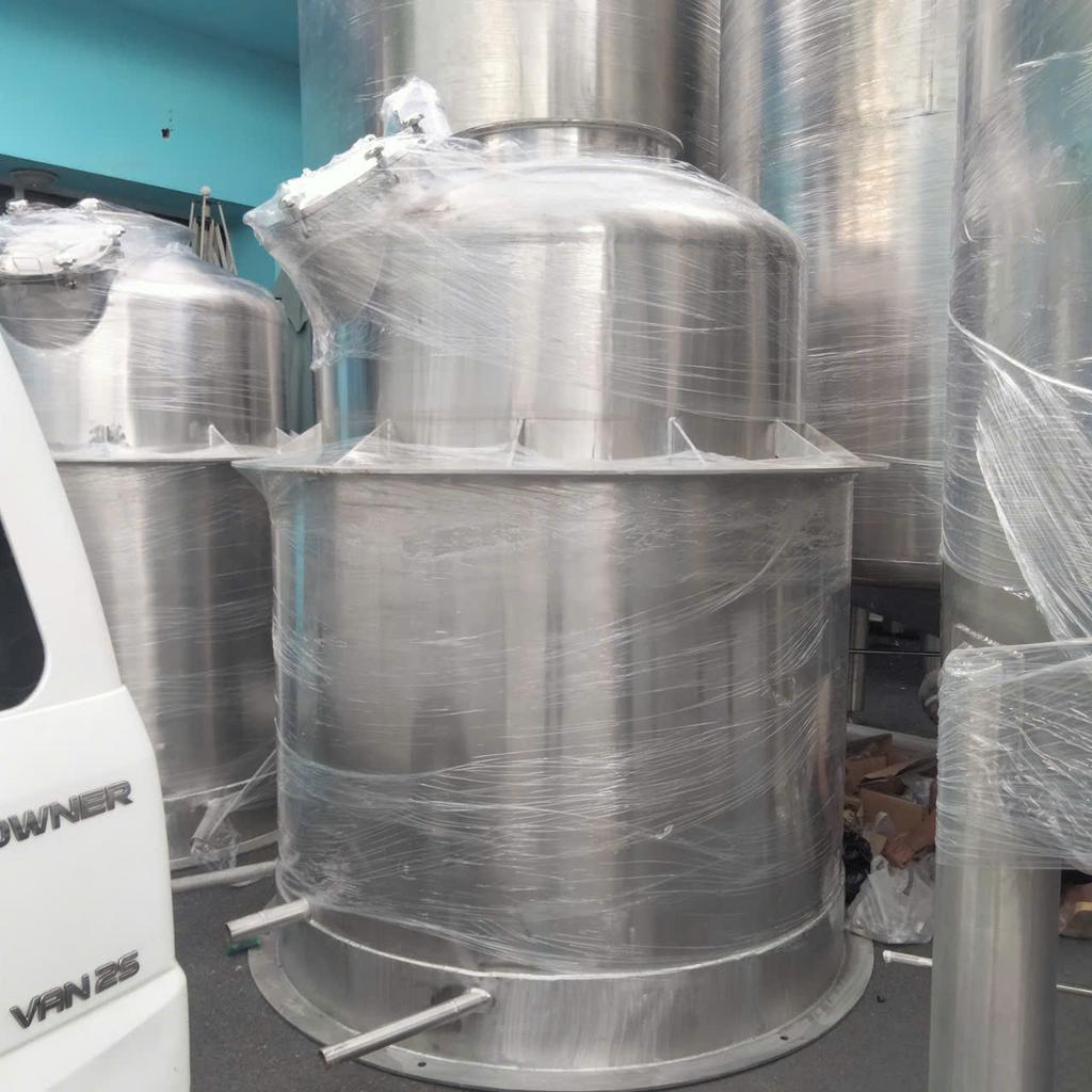 Hình ảnh xưởng và thiết bị hàn TIG.